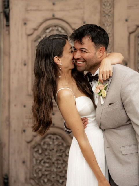 REAL BRIDE 🤍 Bella
wenn einer unserer Herzensmenschen „Ja!“ sagt, ist das auch für uns was super besonderes.
Unsere Bella war an ihrer standesamtlichen Trauung einfach nur ein shining star 🌟
Bella & Ugur 🤍 Wir wünschen Euch beiden nur das Allerbeste!
Couple: @isa.belle.1603 & @dejav.u26
Photo: @boya.wedding