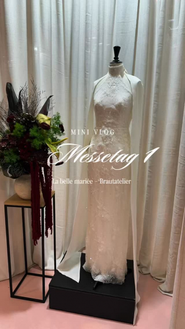 MESSETAG 1 🤍
Mädels,
wir haben heute fleißig für euch eingekauft und die neusten Kollektionen für euch geordert.
Wir sind erst einen Tag auf der Messe und sind schon völlig geflasht - am liebsten würden wir euch jetzt schon alle neuen Kleider zeigen, die nächste Saison bei uns einziehen werden 🥹😍