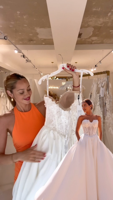 NEW COLLECTION @demetriosbride 🤍

11 traumhafte neue Brautkleider – ab sofort bei uns! ✨
Entdeckt die neue Kollektion von Demetrios und finde deinen ganz persönlichen Favoriten.